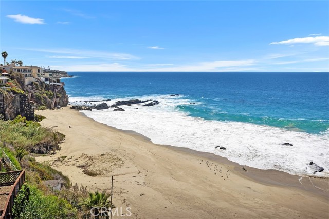 31755 Coast, Laguna Beach CA: https://media.crmls.org/medias/6b5bcf14-729b-4760-9234-0b1c6e833058.jpg