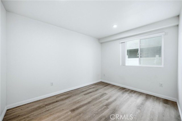 Detail Gallery Image 6 of 42 For 6919 S Menlo, Los Angeles,  CA 90044 - 4 Beds | 4/1 Baths