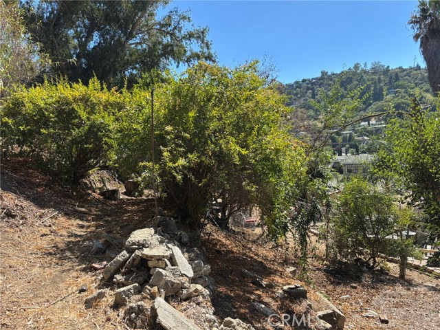 Detail Gallery Image 2 of 22 For 5020 Aldama, Los Angeles,  CA 90042 - 5 Beds | 2 Baths