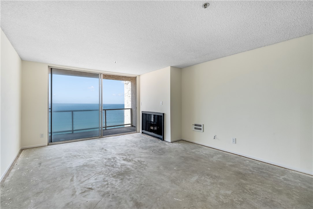 615 Esplanade, Redondo Beach, California 90277, 1 Bedroom Bedrooms, ,1 BathroomBathrooms,Residential,For Sale,Esplanade,SB24149397