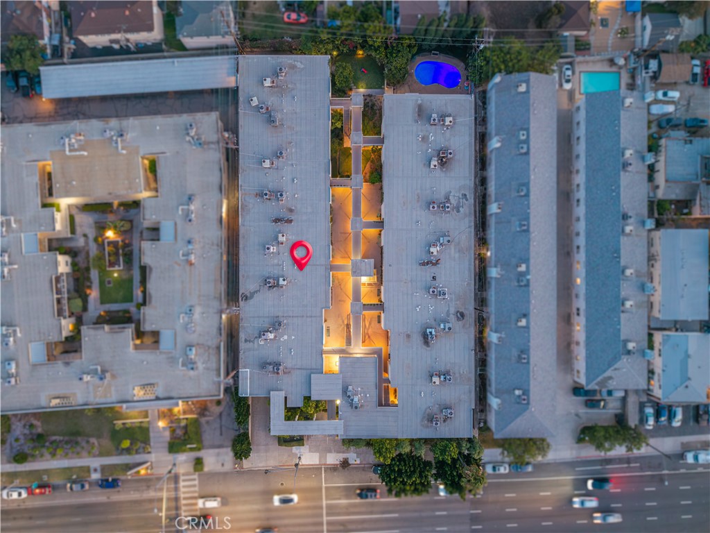 https://media.crmls.org/medias/6b5ce22b-2d86-4829-9cbb-2331f18cb3ef.jpg?preset=X-Large