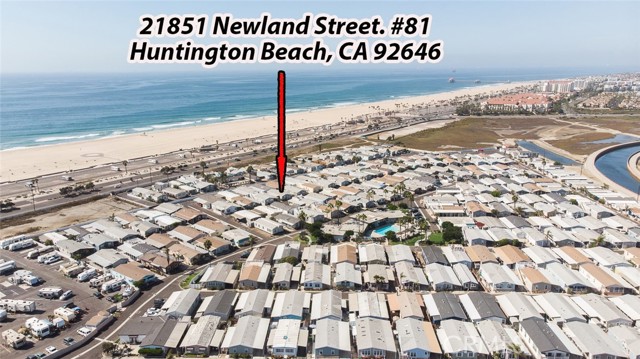 Detail Gallery Image 5 of 38 For 21851 Newland St #81,  Huntington Beach,  CA 92646 - 4 Beds | 2 Baths