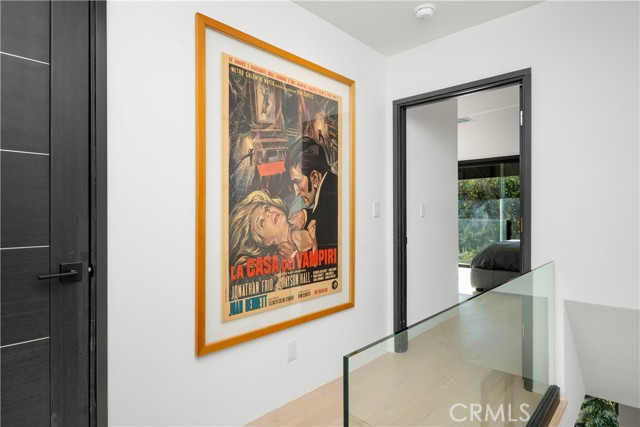 1782 Viewmont Drive, Los Angeles CA: https://media.crmls.org/medias/6b5cff6b-6bf4-4e79-9351-4fd97cd9e6fe.jpg