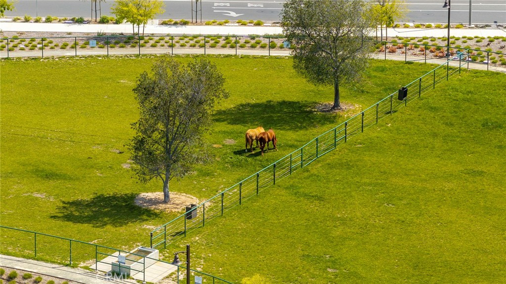 https://media.crmls.org/medias/6b5d5a74-1197-4d78-8339-8876dc13eb73.jpg?preset=X-Large