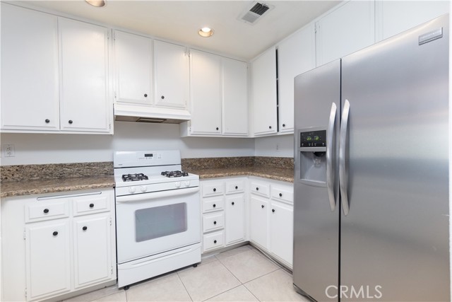 Detail Gallery Image 14 of 43 For 1150 San Marino Ct #103,  Corona,  CA 92881 - 3 Beds | 2/1 Baths