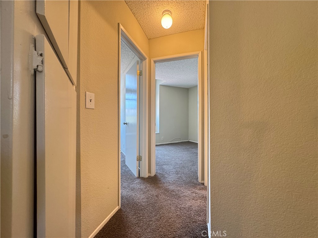https://media.crmls.org/medias/6b5da02b-73f5-4e28-af03-c882d5354c7d.jpg?preset=X-Large