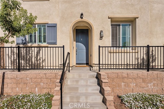 Detail Gallery Image 2 of 37 For 16064 Symphony Ln, Fontana,  CA 92336 - 4 Beds | 3 Baths