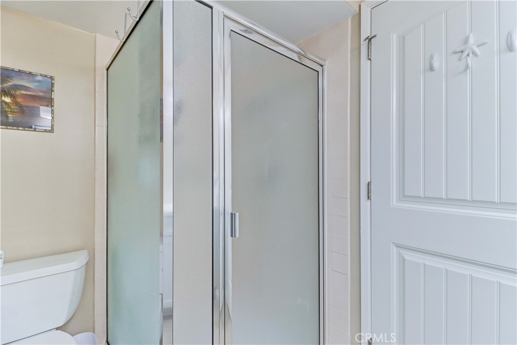 https://media.crmls.org/medias/6b5e4166-dcd3-48bb-83f4-ef899c7dfcec.jpg?preset=X-Large
