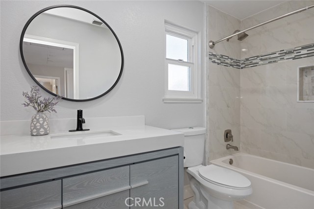 Detail Gallery Image 31 of 42 For 2211 Farrell Ave #B,  Redondo Beach,  CA 90278 - 3 Beds | 2/1 Baths