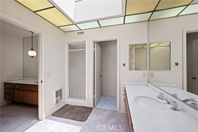 21 Beachcomber Drive, Corona del Mar CA: https://media.crmls.org/medias/6b5e8bcf-aee4-4b85-8b38-086a64ee6831.jpg