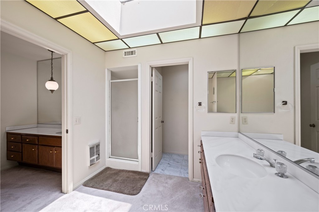 6b5e8bcf Aee4 4b85 8b38 086a64ee6831