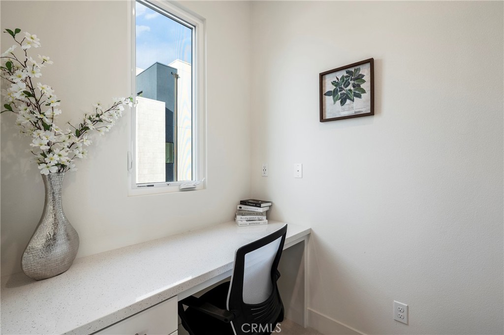 MLS #OC25271092 image #15