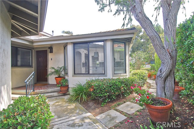 28 Fairway Drive, Manhattan Beach CA: https://media.crmls.org/medias/6b5ef503-a994-4fc8-ac8a-3bd4cc3af173.jpg