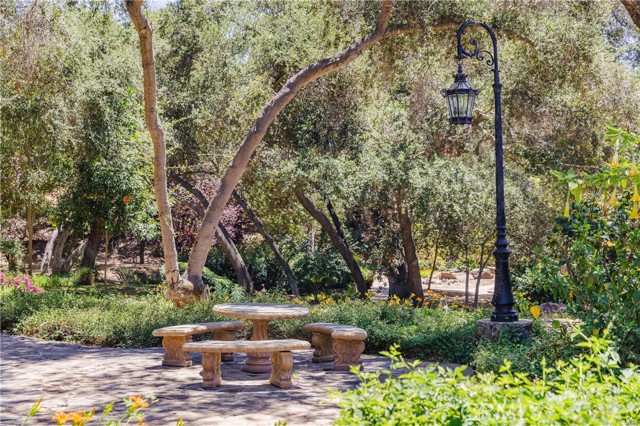 45200 Oak Manor Ct, Temecula CA: https://media.crmls.org/medias/6b5f8c5a-b2dd-45ca-be21-ca4b8acc81cd.jpg