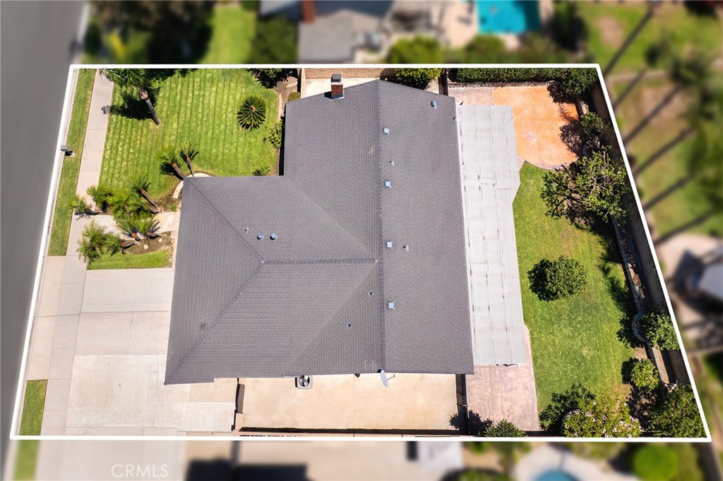 https://media.crmls.org/medias/6b5fdda9-f3ba-43d1-ac54-dc5b238a6b3d.jpg?preset=X-Large