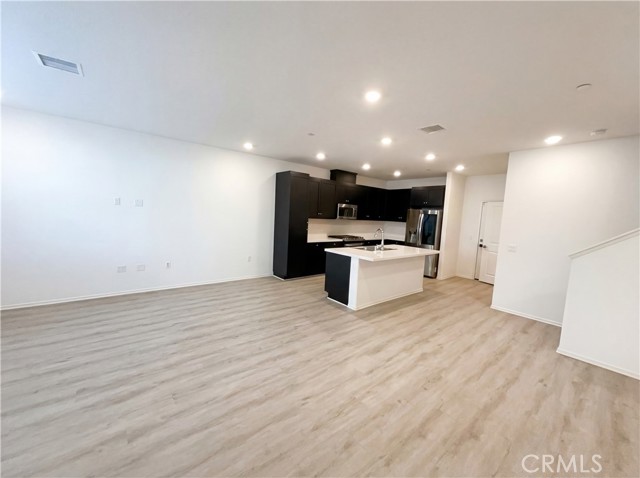 Detail Gallery Image 10 of 19 For 5628 Kate, Fontana,  CA 92336 - 2 Beds | 2/1 Baths