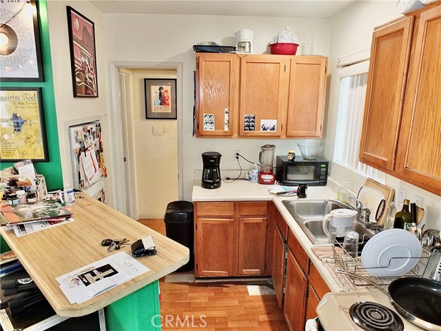 744 Gladys Avenue, Long Beach CA: https://media.crmls.org/medias/6b607c91-16e9-45e1-98c2-058389dd457d.jpg