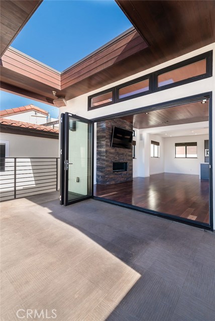 122 Manhattan Avenue, Hermosa Beach, California 90254, 3 Bedrooms Bedrooms, ,1 BathroomBathrooms,Residential,Sold,Manhattan,SB18007639
