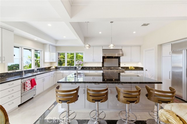 1400 Via Arco, Palos Verdes Estates, California 90274, 4 Bedrooms Bedrooms, ,1 BathroomBathrooms,Residential,For Sale,Via Arco,PV26073869