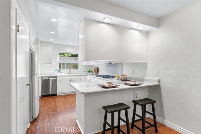 Detail Gallery Image 17 of 68 For 2544 Park Lake, Santa Ana,  CA 92705 - 2 Beds | 2 Baths