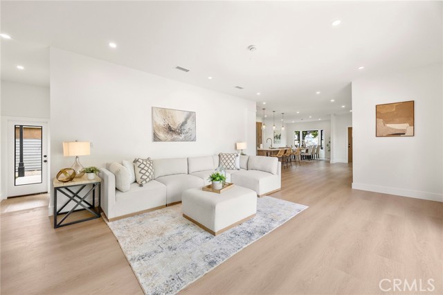 Image 12 of 27 For 5702 Huntdale Street