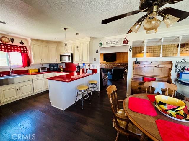 Detail Gallery Image 5 of 14 For 3124 E Jacaranda Ave, Orange,  CA 92867 - 5 Beds | 3 Baths