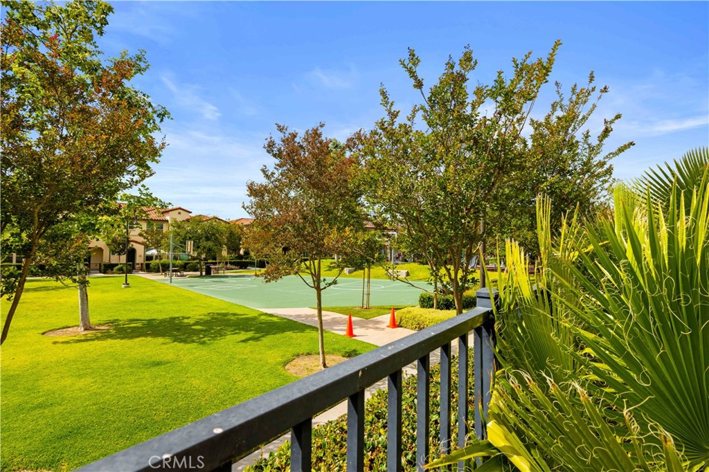 https://media.crmls.org/medias/6b61c8ae-b023-45c7-8e60-bd01fdbade66.jpg?preset=X-Large