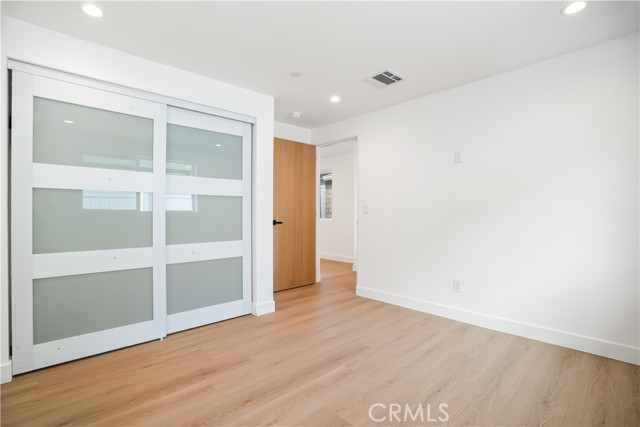 Detail Gallery Image 9 of 18 For 6937 Jellico Ave, Lake Balboa,  CA 91406 - 2 Beds | 2 Baths