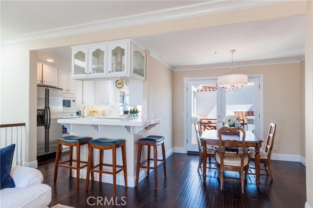 712 Manhattan Beach Boulevard, Manhattan Beach, California 90266, 3 Bedrooms Bedrooms, ,3 BathroomsBathrooms,Residential,Sold,Manhattan Beach,SB17051799
