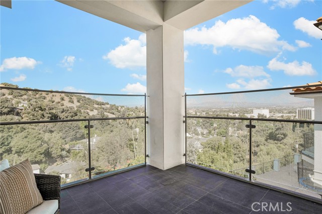 Detail Gallery Image 12 of 57 For 14721 Round Valley Dr, Sherman Oaks,  CA 91403 - 5 Beds | 4/2 Baths