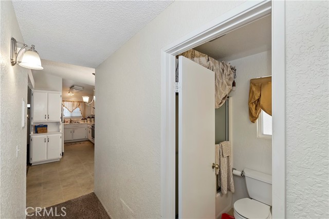 Detail Gallery Image 24 of 34 For 142 Rockledge Ln, Lake Arrowhead,  CA 92352 - 2 Beds | 2 Baths