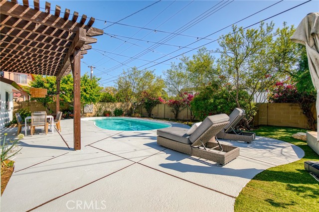 Image 52 of 73 For 4972 Park  