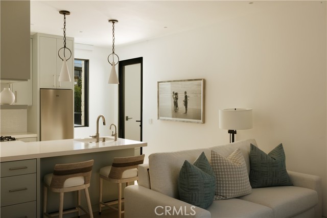 Detail Gallery Image 13 of 19 For 212 Hazel Dr, Corona Del Mar,  CA 92625 - 4 Beds | 3/1 Baths