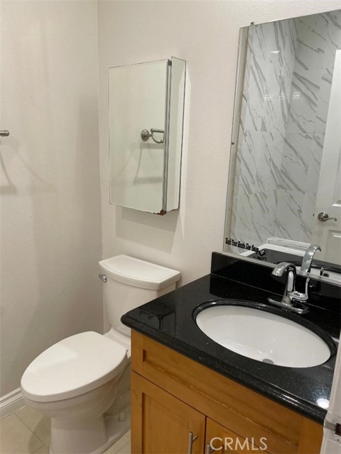 Detail Gallery Image 25 of 38 For 926 W. La Jolla St #E,  Placentia,  CA 92870 - 4 Beds | 4 Baths