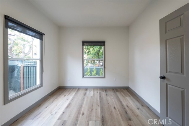 532 W 5th Street, Long Beach CA: https://media.crmls.org/medias/6b66bfcc-af60-4528-a57a-14a1d7a59085.jpg