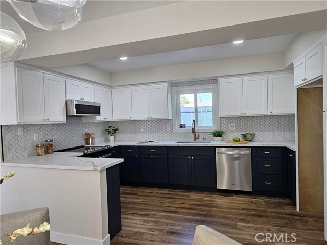Detail Gallery Image 4 of 14 For 3402 Baltic Ave, Long Beach,  CA 90810 - 3 Beds | 2/1 Baths