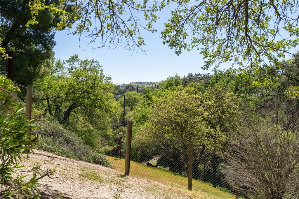 https://media.crmls.org/medias/6b675d7a-1370-4c26-aafb-78d7ba6ef915.jpg?preset=X-Large