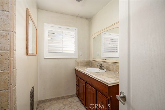 23040 Saticoy Street, Canoga Park CA: https://media.crmls.org/medias/6b679969-16ce-46d9-b3e6-098b7110e598.jpg
