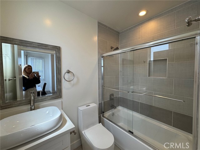 1737 1/2 Magnolia Avenue, Los Angeles CA: https://media.crmls.org/medias/6b681d2c-9fa7-4499-b24a-86fb91b44fc6.jpg