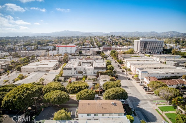 Detail Gallery Image 35 of 36 For 1304 Berkeley St #3,  Santa Monica,  CA 90404 - 4 Beds | 2 Baths