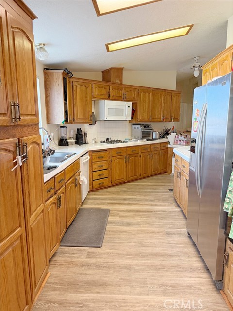 Detail Gallery Image 5 of 23 For 13525 Monte Vista St, Phelan,  CA 92371 - 4 Beds | 2 Baths