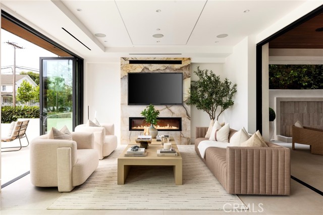 303 Goldenrod Avenue, Corona del Mar CA: https://media.crmls.org/medias/6b6871cf-c146-4b3f-94cf-3bf1a6e4e331.jpg