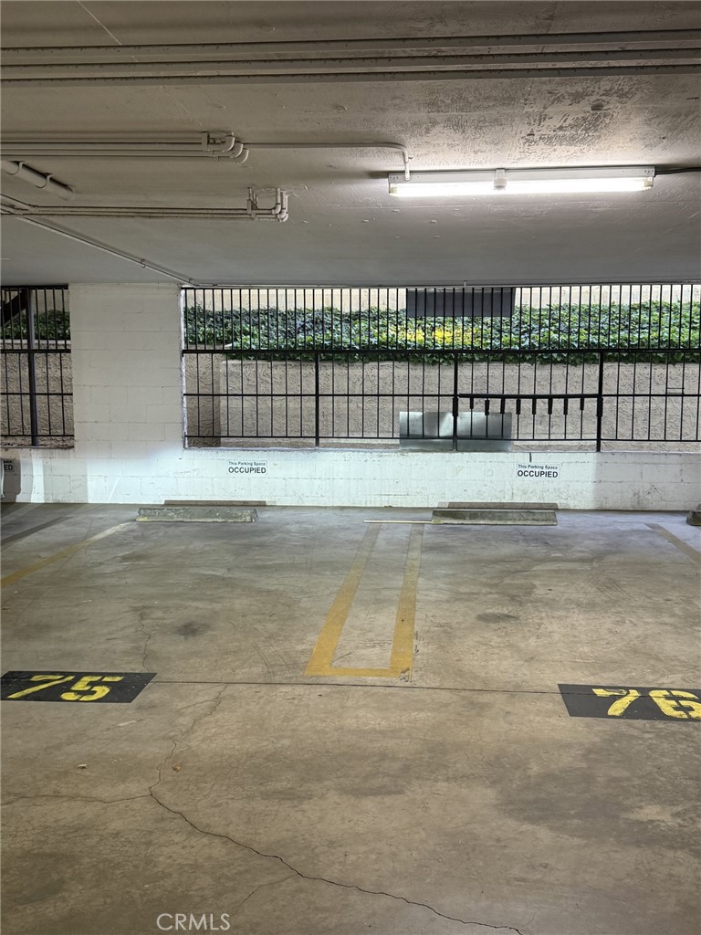 https://media.crmls.org/medias/6b690a97-6d8f-4bec-b19b-e1ddd562fdf2.jpg?preset=X-Large