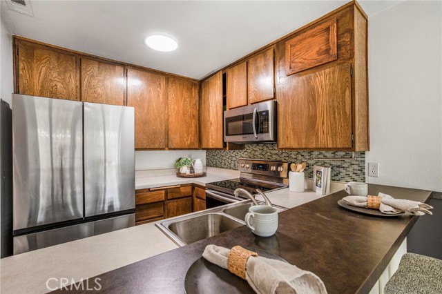 Detail Gallery Image 5 of 32 For 939 W Pine St #44,  Upland,  CA 91786 - 2 Beds | 2 Baths