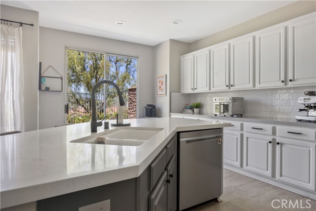 Detail Gallery Image 3 of 17 For 8865 E Wiley Way, Anaheim Hills,  CA 92808 - 5 Beds | 3 Baths