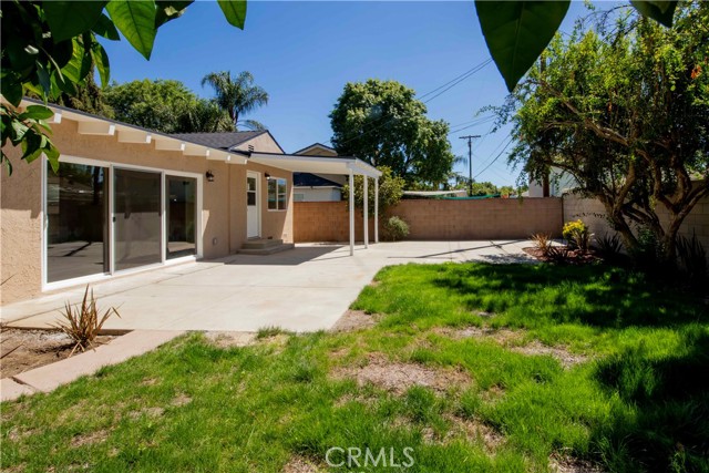 6911 Enfield Avenue, Reseda CA: https://media.crmls.org/medias/6b6a30c5-12a5-4b09-9072-9bf82880e22f.jpg