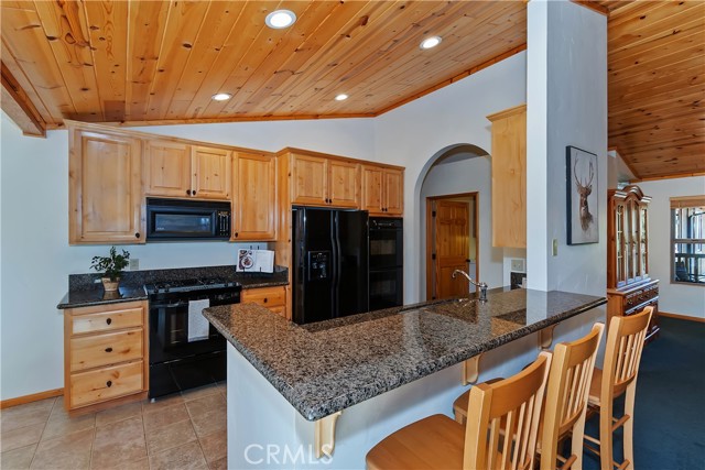379 Fawntrail Place, Big Bear Lake CA: https://media.crmls.org/medias/6b6b1149-a951-47b4-aba5-8100c1d37a67.jpg