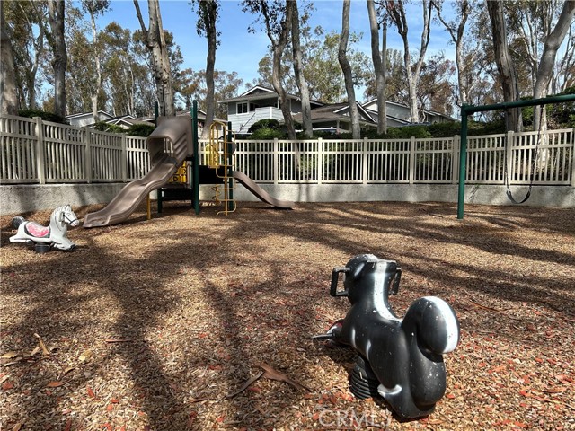 Detail Gallery Image 13 of 15 For 2576 Coventry Cir, Fullerton,  CA 92833 - 2 Beds | 1 Baths