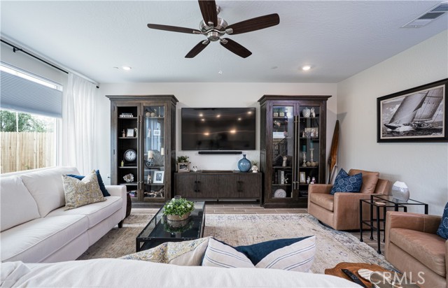 Detail Gallery Image 26 of 32 For 1093 Traverse Dr, Madera,  CA 93636 - 4 Beds | 3/1 Baths
