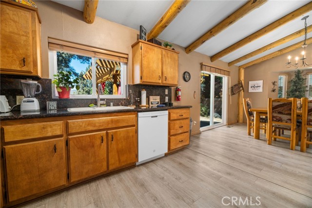 Detail Gallery Image 16 of 40 For 42106 Snowmass Ln, Big Bear Lake,  CA 92315 - 3 Beds | 2 Baths